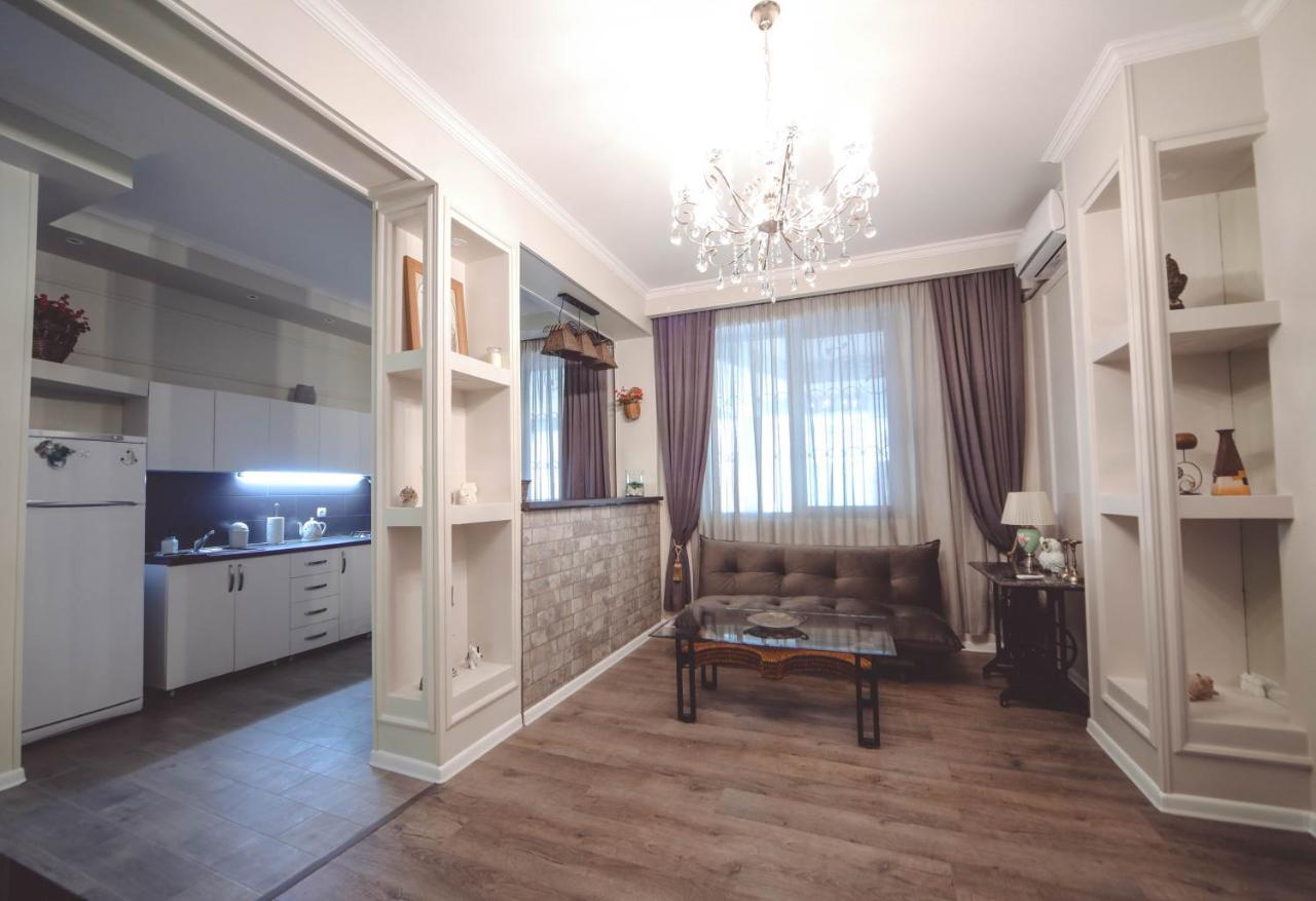 Under The Mountain Apartment Tbilisi Exterior photo