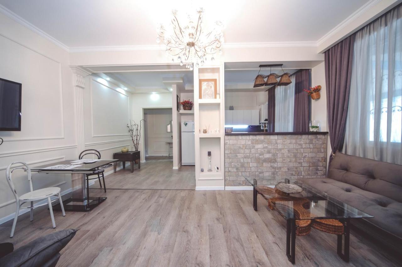 Under The Mountain Apartment Tbilisi Exterior photo