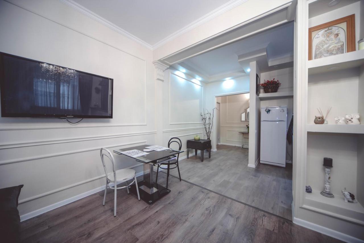 Under The Mountain Apartment Tbilisi Exterior photo